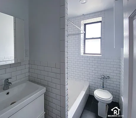 Rented by Reliance USA Inc | media 21