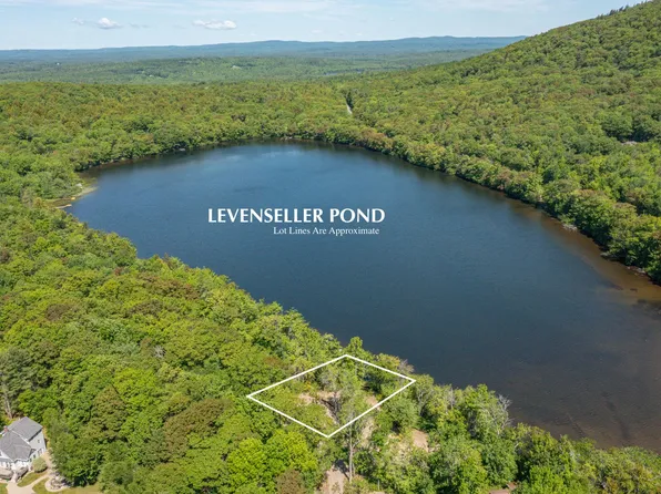 21 Rosenberg Road, Lincolnville, ME 04849