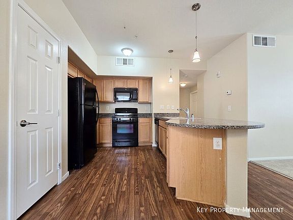 5th image of 50 Aura De Blanco St Unit 8203