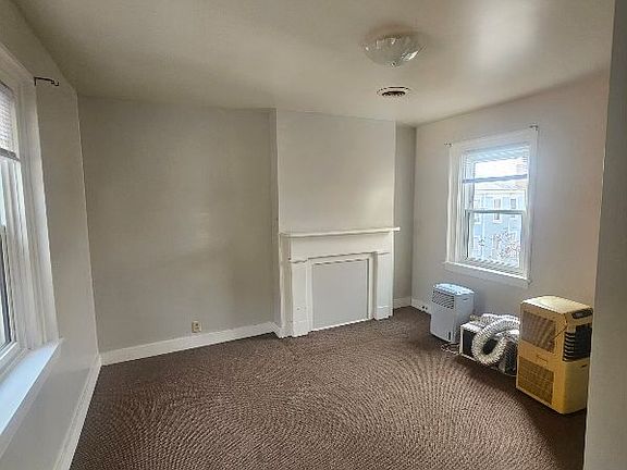 3rd image of 424 W Washington St #C