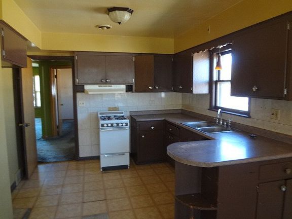 4th image of 4741 N Oketo Ave