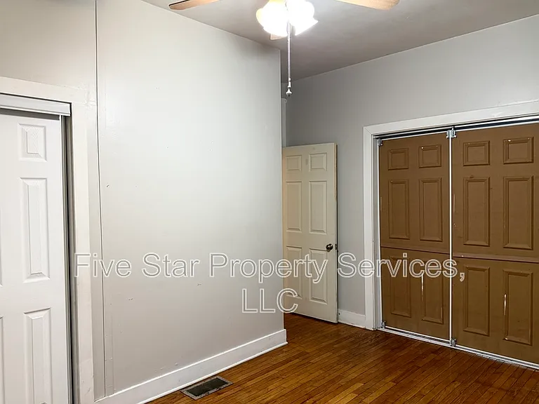 109 S Walnut St — Photo 7