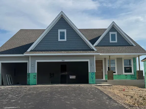 1904 Dogwood Ct, Carver, MN 55315