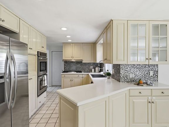 2nd image of 224 Warren Ave