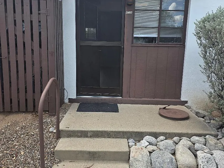 408 S Paseo Quinta #B — Photo 10