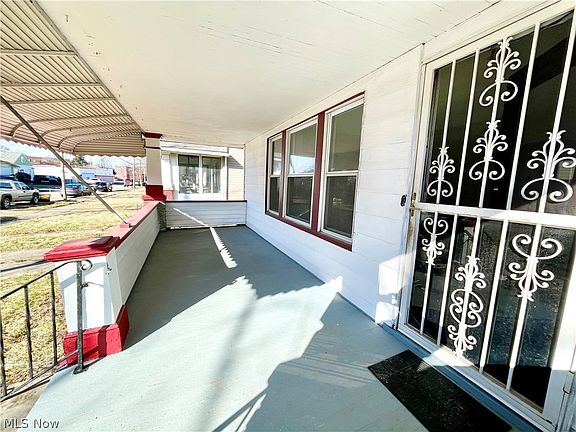 5th image of 3437 W 123rd St