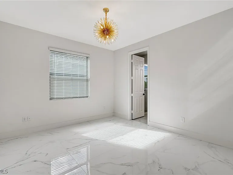 11604 Meadowrun Cir — Photo 29