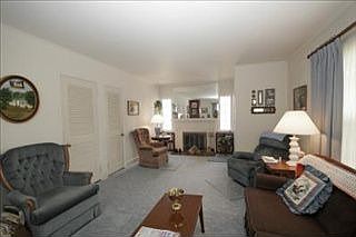3rd image of 27 N La Vista Blvd