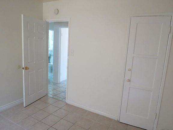3rd image of 12122 Allard St