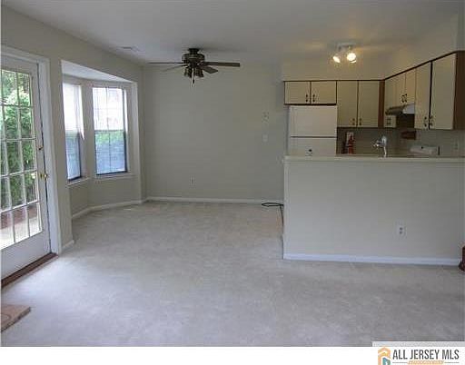 4th image of 226 Blew Ct