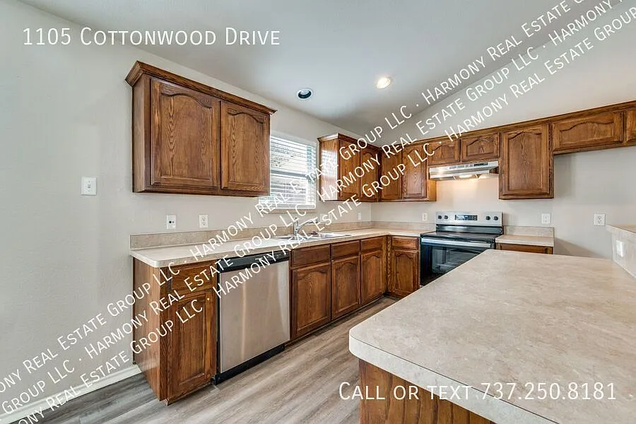 4 bed, 2.0 bath, 1611 sqft, $2,050 — Photo 4