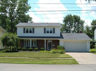 381 Briar Lake Dr, Elyria, OH
