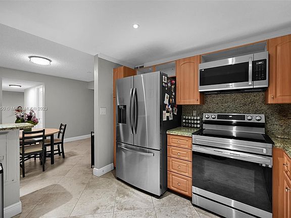 5th image of 18181 NE 31st Ct APT 307