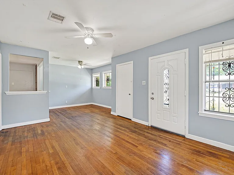 5934 Belmark St — Photo 3