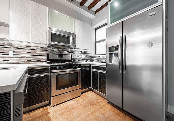 2nd image of 404 Suydam St #3F