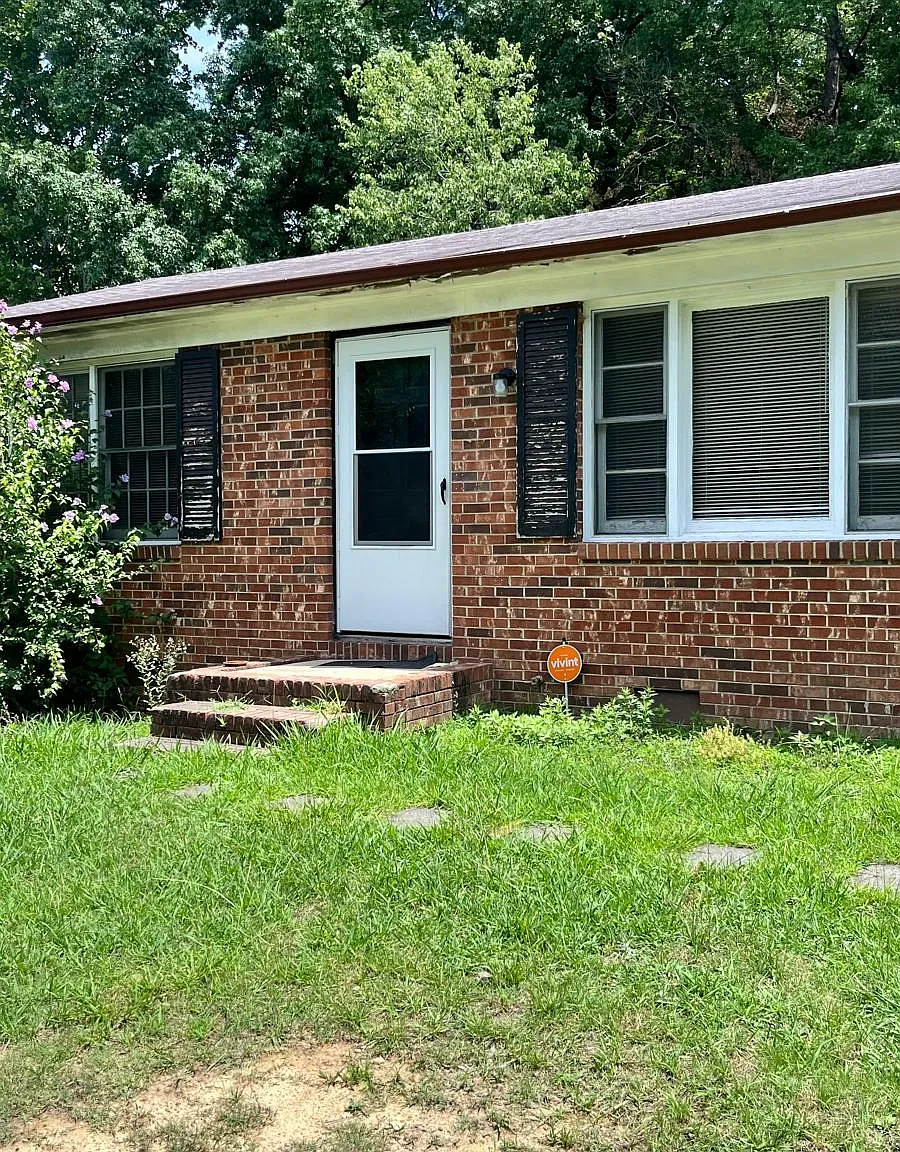 2 bed, 850 sqft, $1,100 — Photo 1