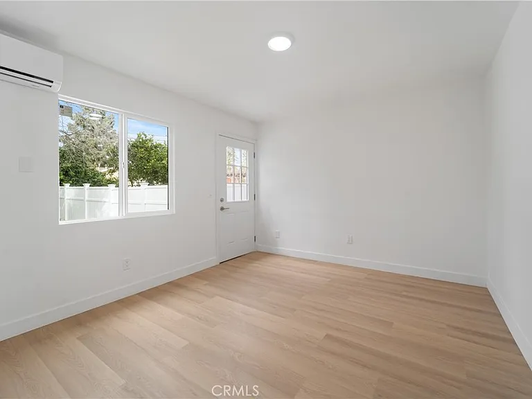 7944 Moorcroft Ave — Photo 12
