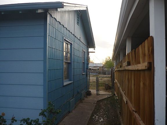3rd image of 1417 Vermont Ave