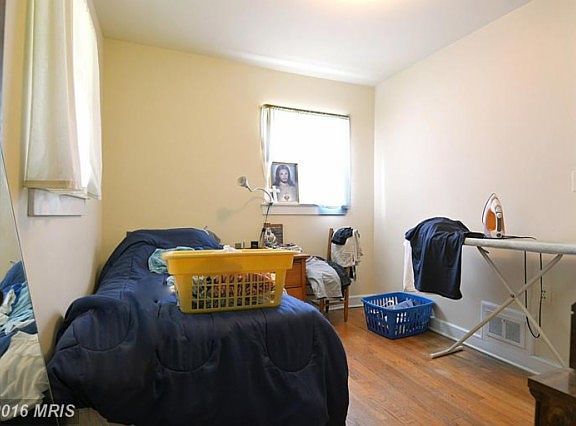2nd image of 7216 Quincy Ave
