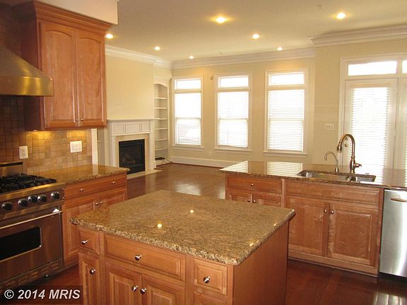 4th image of 7805 Cadbury Ave