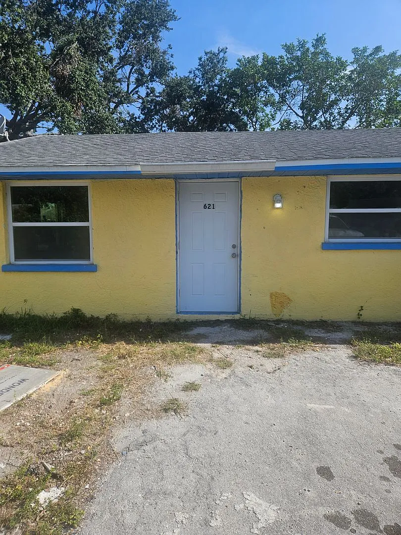3/2 DUPLEX — Photo 1