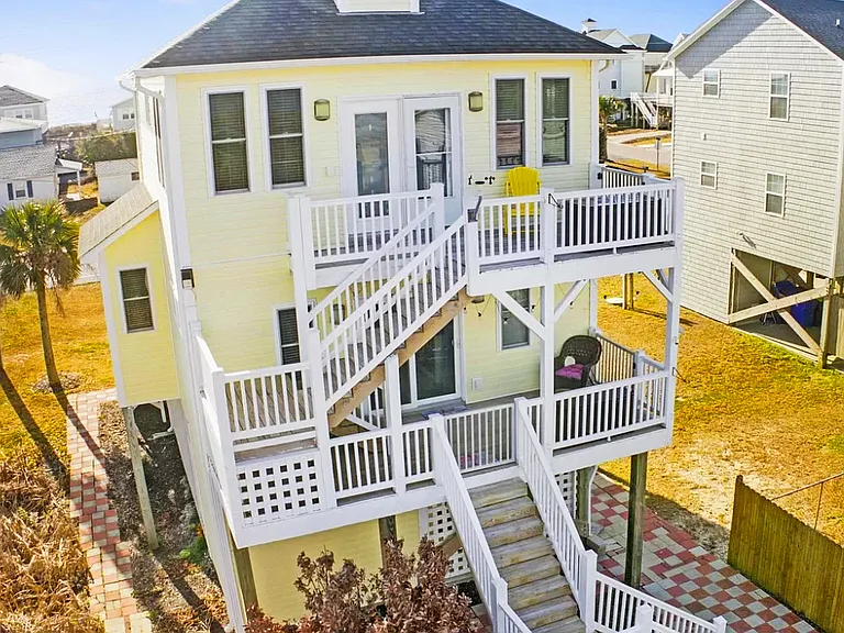 3503 Island Dr — Photo 21