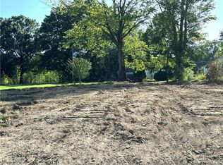 74 N Pearl St, Columbiana, OH 44408