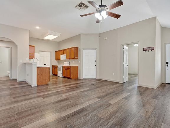 4th image of 120 Whistlers Cove Rd
