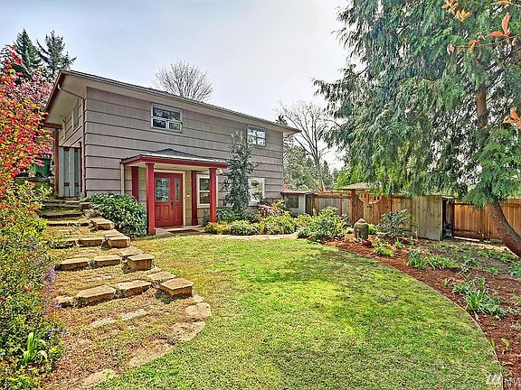 3rd image of 11013 Alton Ave NE