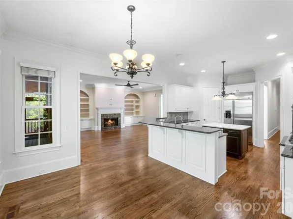 8928 Heydon Hall Cir, Charlotte, NC 28210