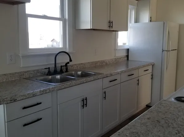 6 Cloverleaf Ln, Stuarts Draft, VA 24477