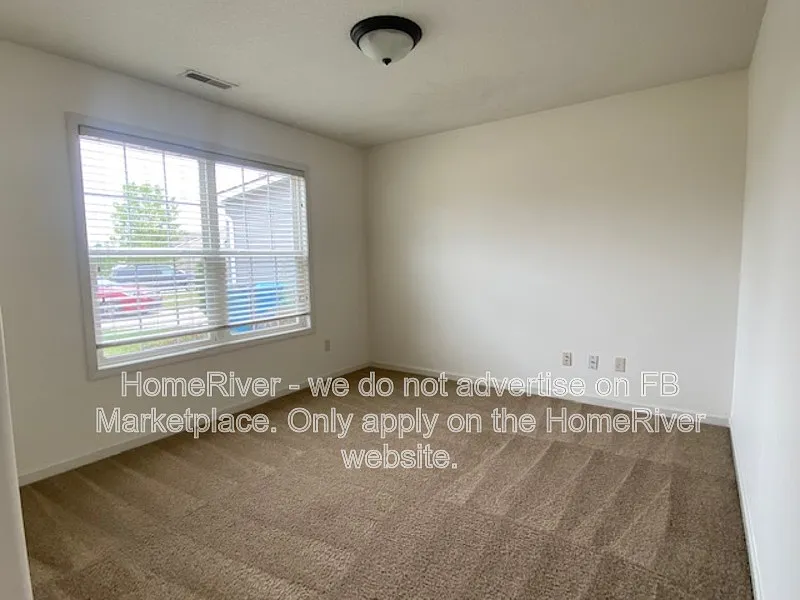3 bed, 2.0 bath, 1583 sqft, $1,890 — Photo 2