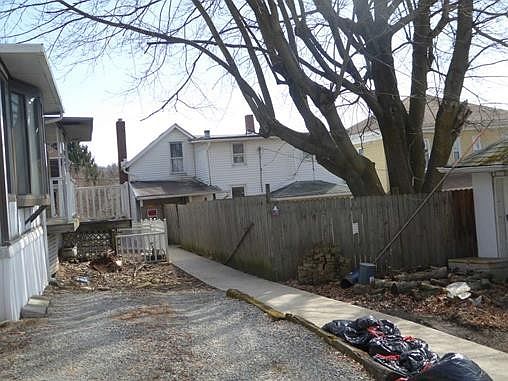 2nd image of 719 Ellsworth Ave