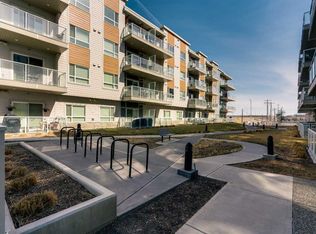 200 S Harvest Hills Pl NE #410, Calgary, AB T3K 2N3