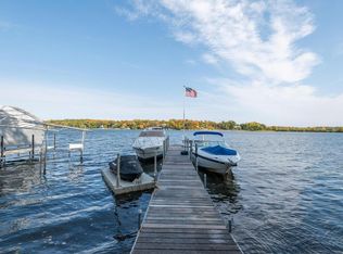 1384 Baldur Park Rd, Wayzata, MN 55391