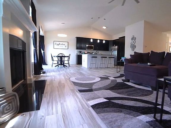 5th image of 216 Pheasant Ct
