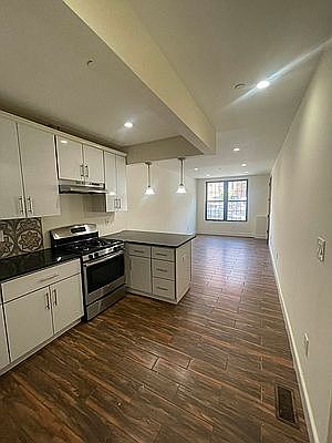 1st image of 736 Willoughby Ave APT 1