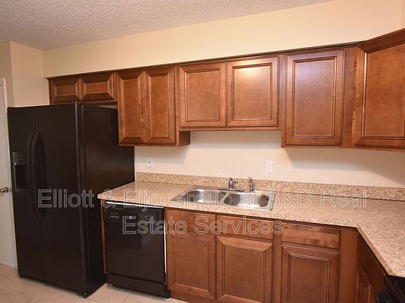 2nd image of 1139 W Mercury Dr #C
