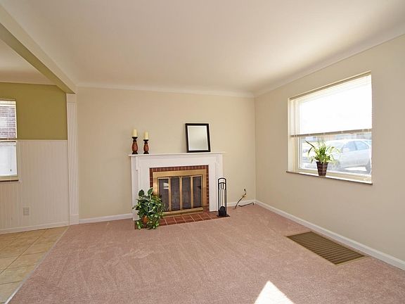 5th image of 1340 Collinsdale Ave