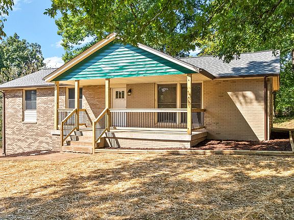 4th image of 209 Downer Dr