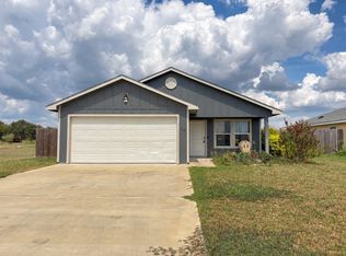 714 Flycatcher Dr, Palacios, TX 77465
