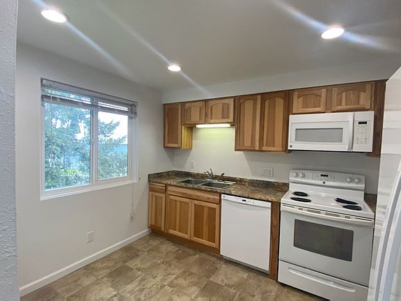 2nd image of 101 N 10th St #16