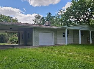 2413 Shaw Rd, Centralia, IL 62801