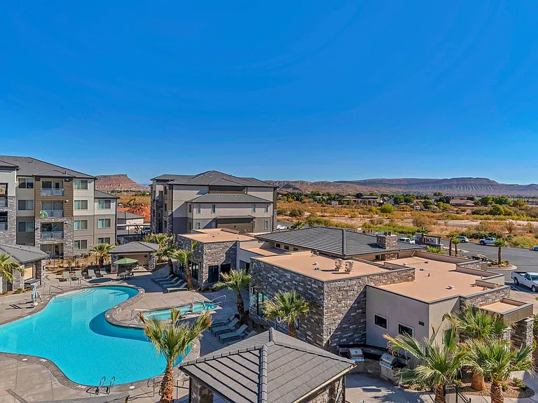 Grayhawk at Rivers Edge — Photo 32