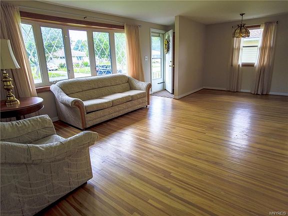 3rd image of 241 Newell Ave