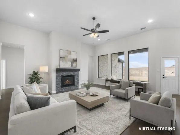 136 Lila Lake Dr, Waxahachie, TX 75165