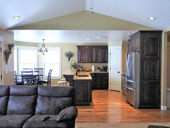 2nd image of 288 Seagull Dr