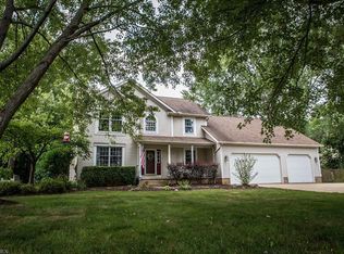 917 Perry Dr, Akron, OH