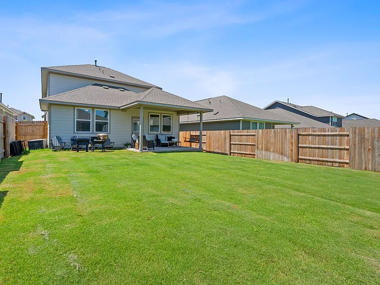 179 Kings Canyon Dr — Photo 26