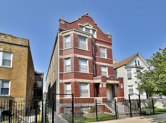 2nd image of 2904 N Avers Ave Unit 1F